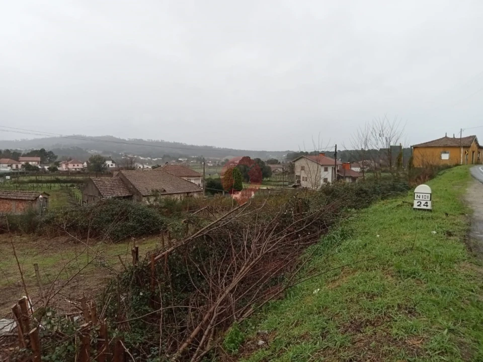 Terreno para Venda em Moreira Foto 2