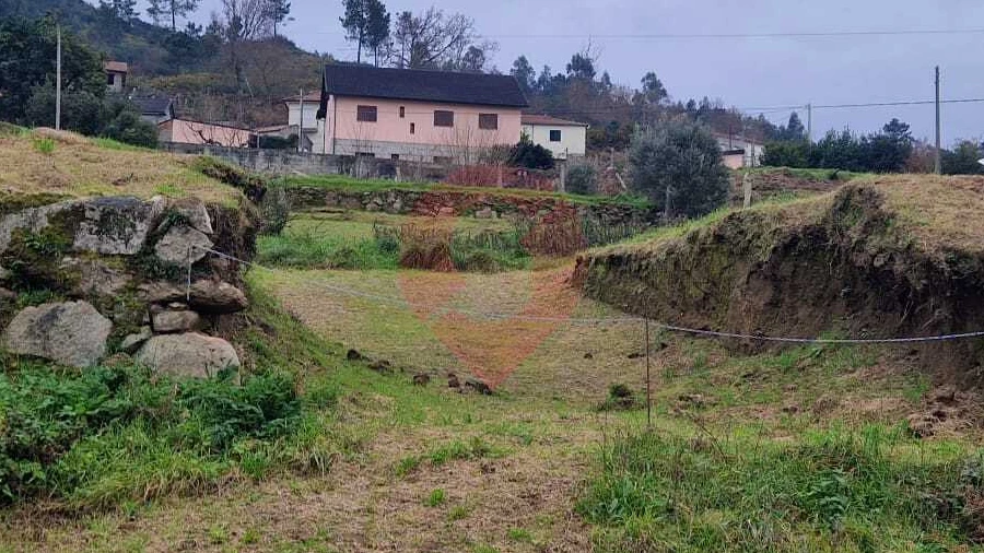 Terreno para Venda em Longos Vales