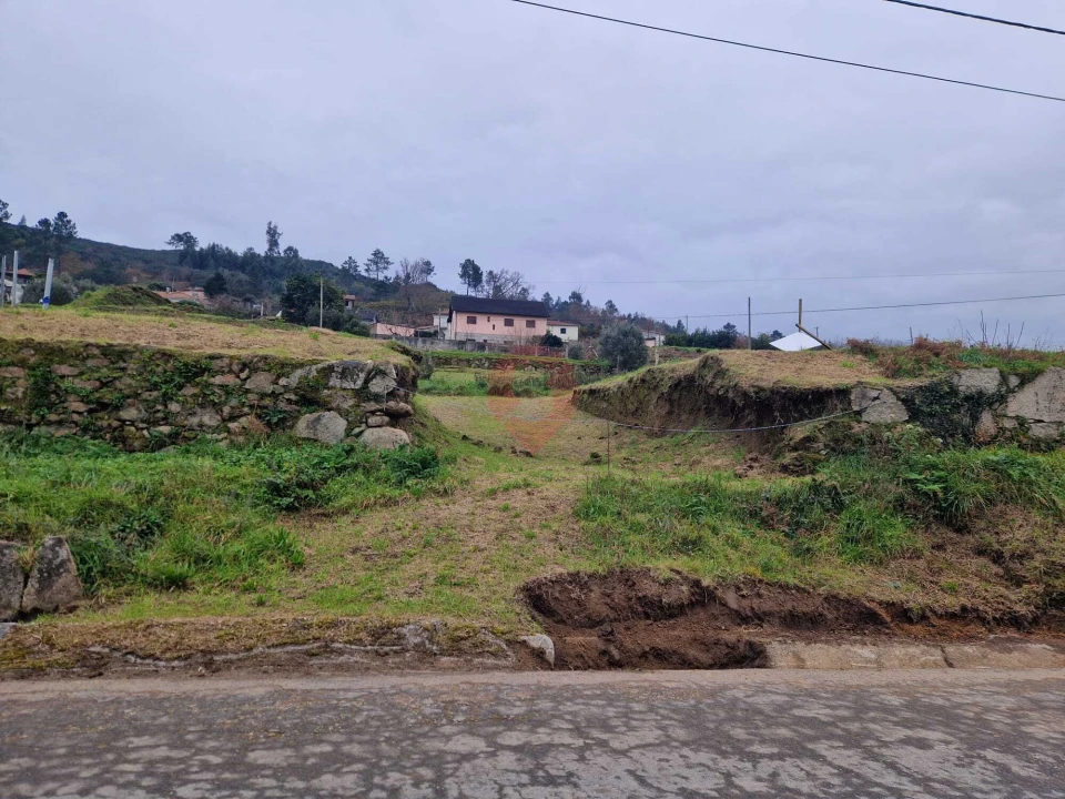 Terreno para Venda em Longos Vales Foto 1