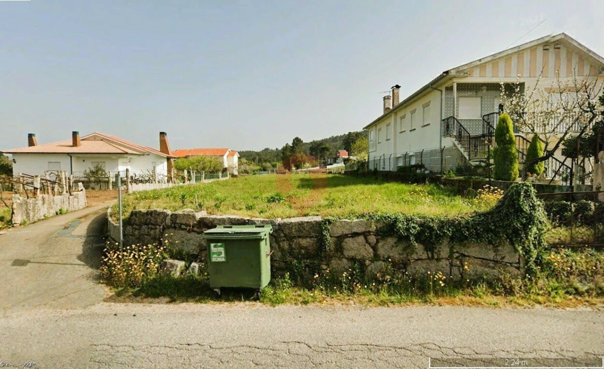 Terreno para Venda em Gondomil e Sanfins Foto 1