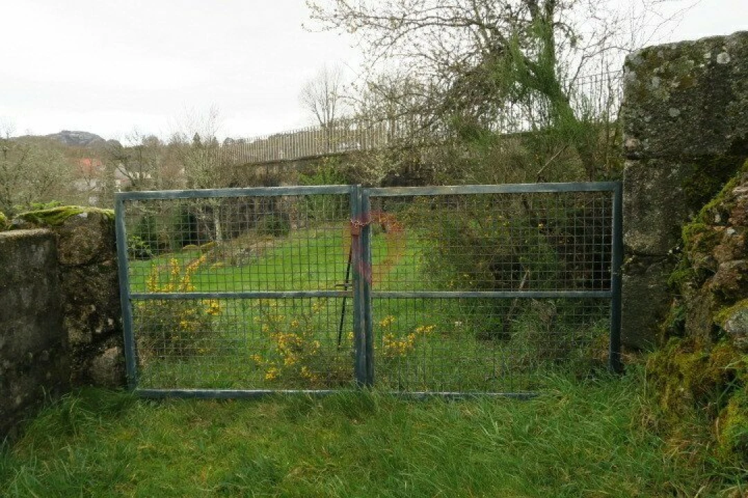 Terreno para Venda em Castro Laboreiro e Lamas de Mouro Foto 2