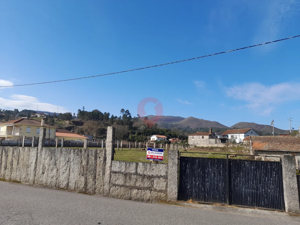 Terreno para Venda em Gondomil e Sanfins Foto 1