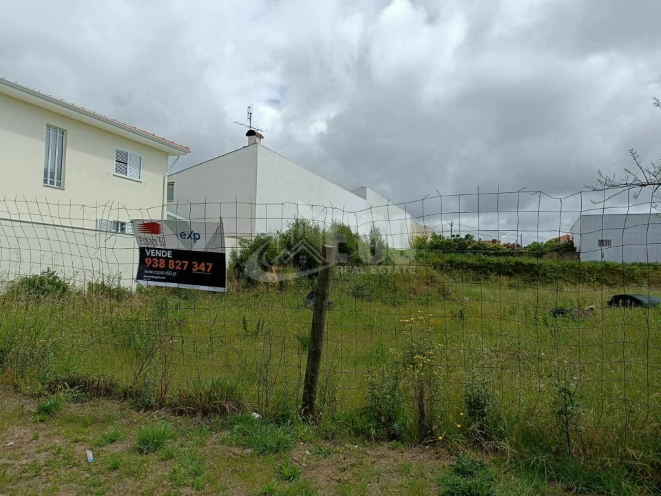 Terreno para Venda em São Paio de Oleiros Foto 1
