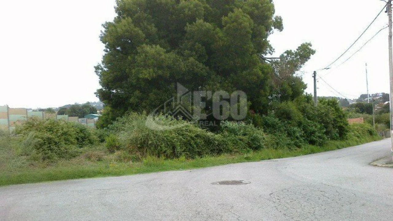 Terreno para Venda em Mozelos Foto 3