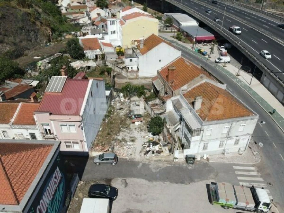 Terreno para Venda em Campolide Foto 2