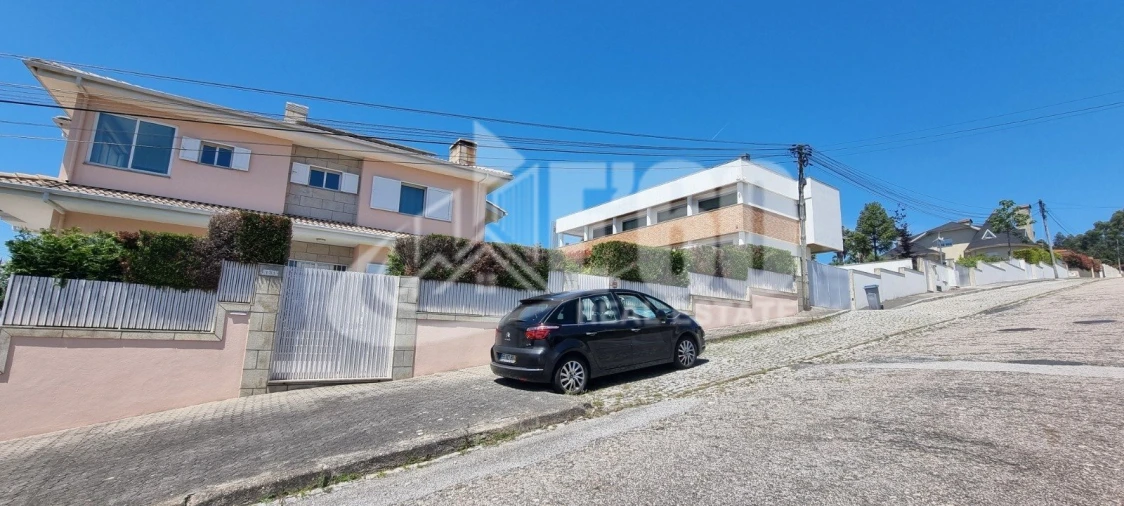 Terreno para Venda em São João da Madeira Foto 5