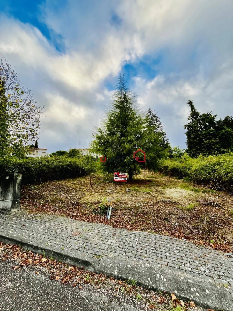 Terreno para Venda em Leiria, Pousos, Barreira e Cortes Foto 1