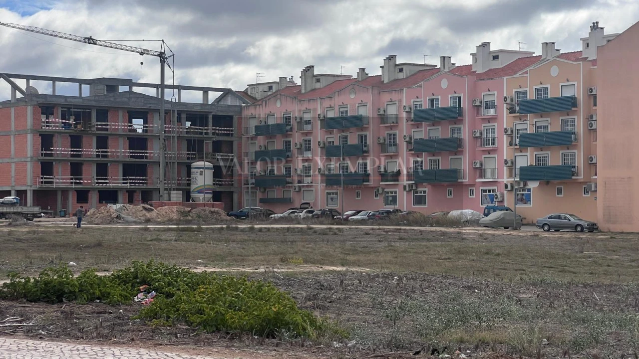 Terreno para Venda em Pinhal Novo Foto 3
