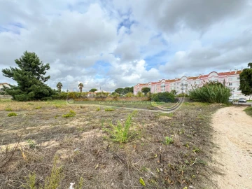 Terreno para Venda em Samora Correia