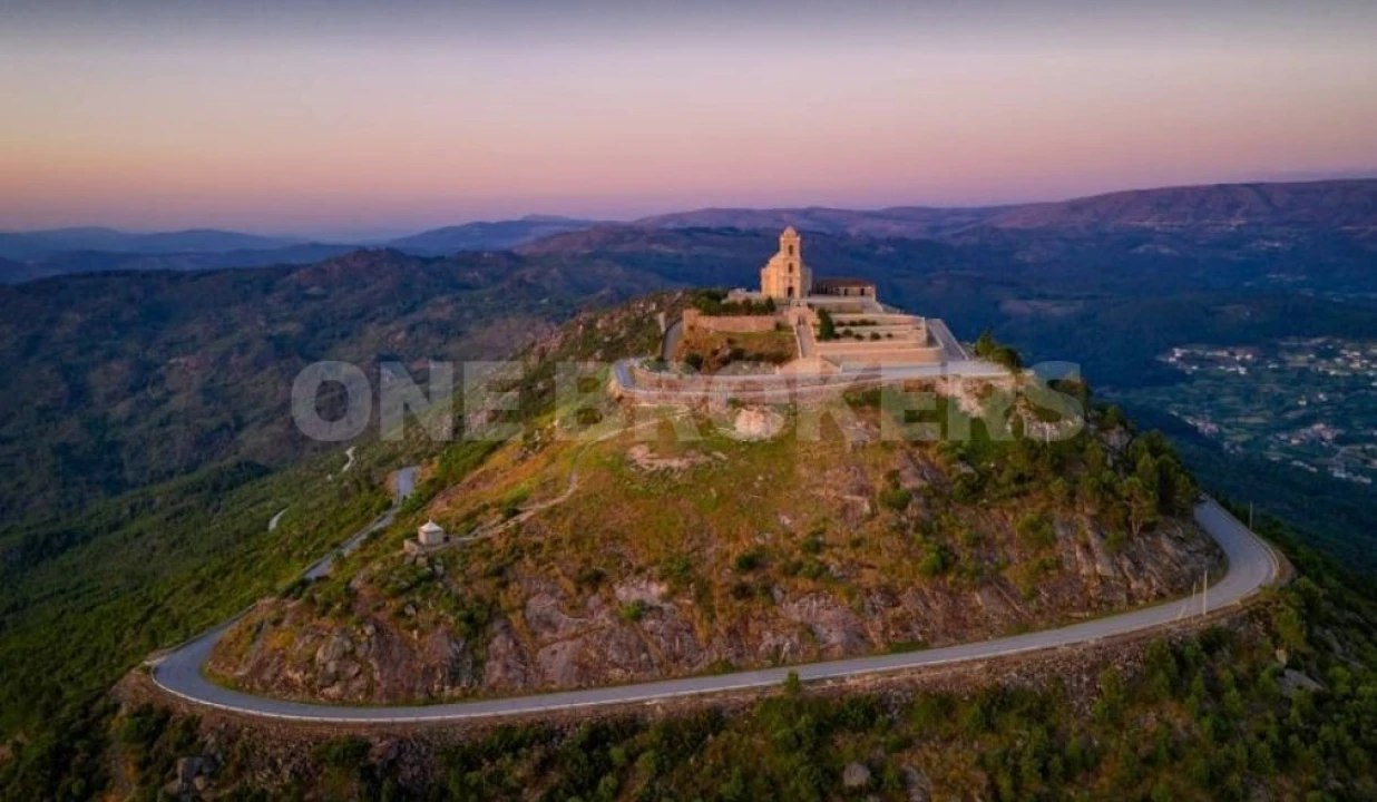 Terreno para Venda em Vilar de Ferreiros Foto 9