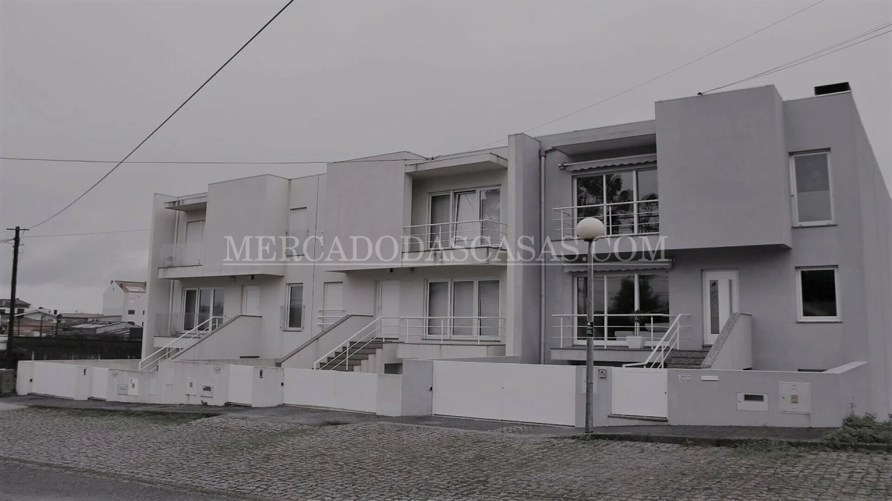 Terreno para Venda em Santa Maria de Lamas Foto 3