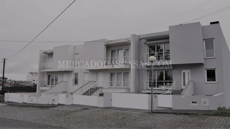 Terreno para Venda em Santa Maria de Lamas Foto 3