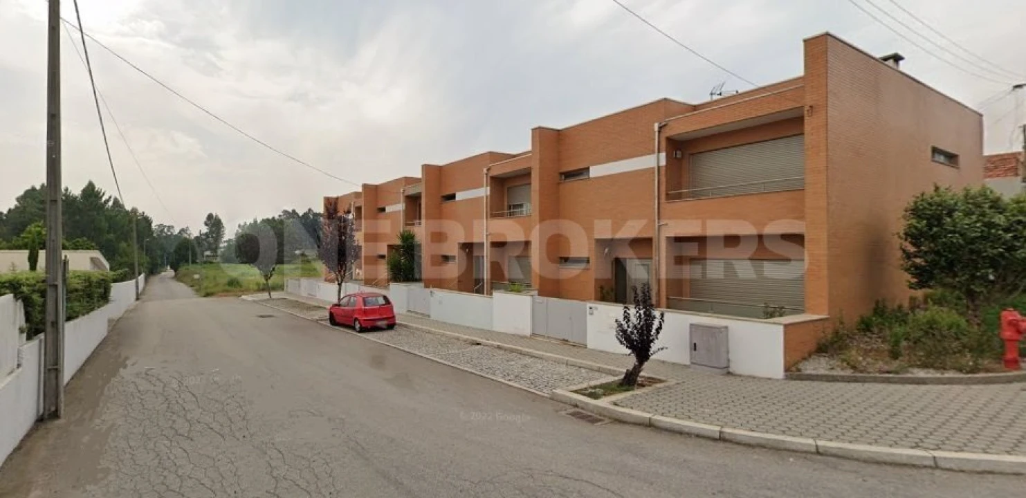 Terreno para Venda em Serzedo e Perosinho Foto 1