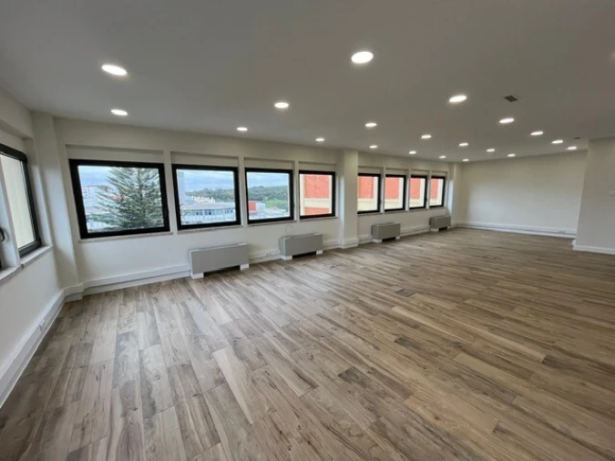 Escritório para Arrendamento em Barcarena Foto 5