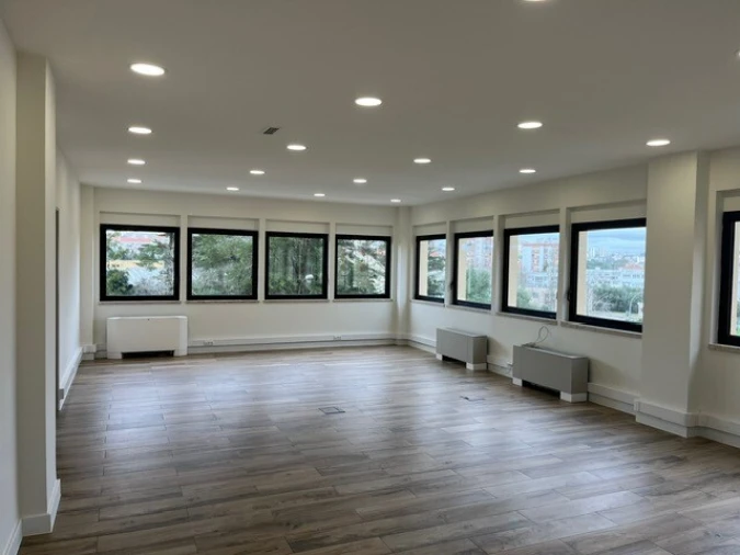 Escritório para Arrendamento em Barcarena Foto 1