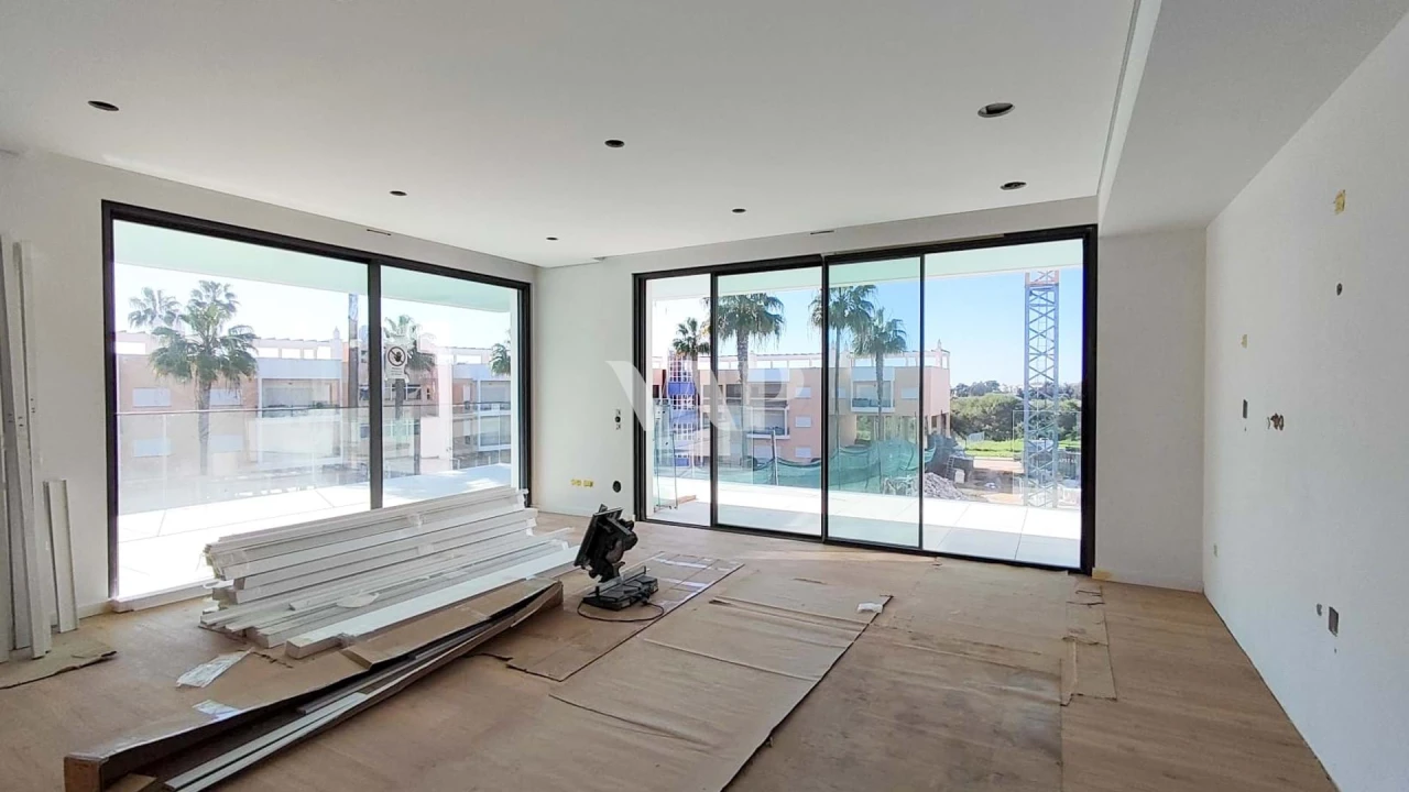 Apartamento T3 para Venda em Quarteira Foto 3