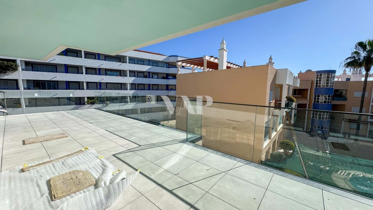 Apartamento T3 para Venda em Quarteira Foto 5