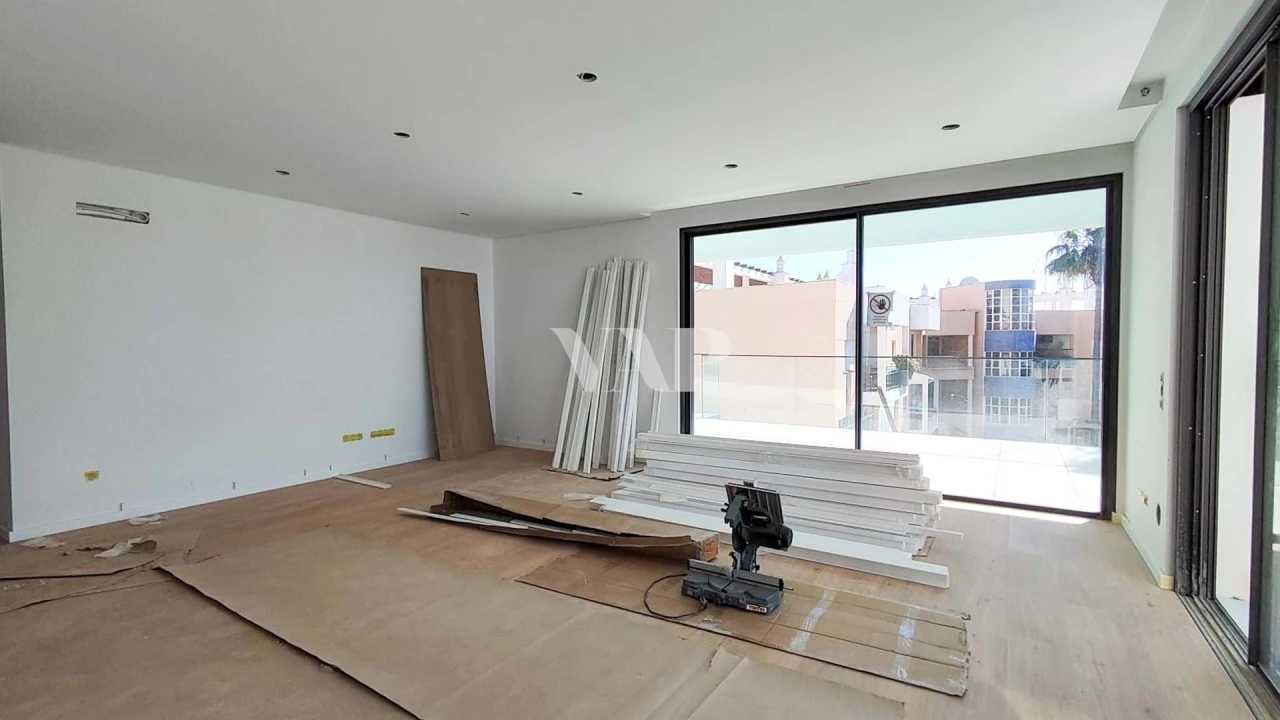Apartamento T3 para Venda em Quarteira Foto 6