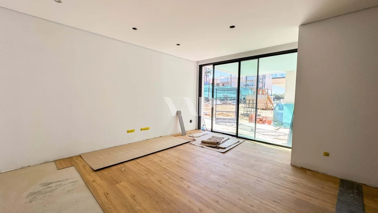 Apartamento T2 para Venda em Quarteira Foto 3