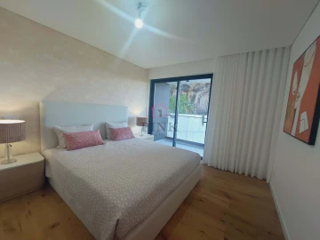 Apartamento T5 para Venda em Funchal (São Pedro)