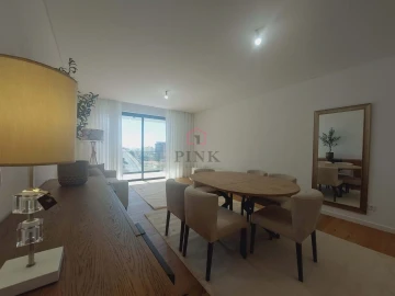 Apartamento T5 para Venda em Funchal (São Pedro)