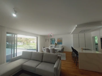 Apartamento T5 para Venda em Funchal (São Pedro)