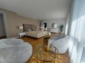 Apartamento T5 para Venda em Funchal (São Pedro)
