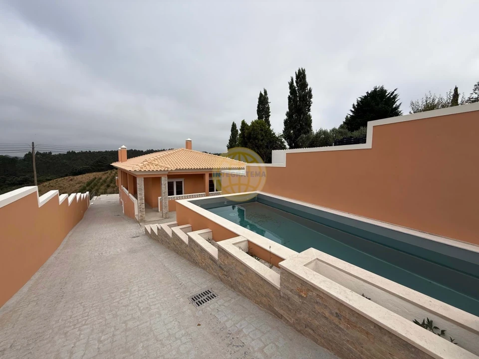 Moradia T3 para Venda em Salir de Matos Foto 20