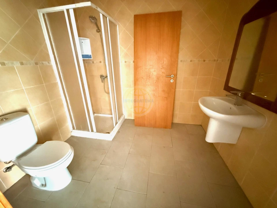 Moradia T3 para Venda em Salir de Matos Foto 14