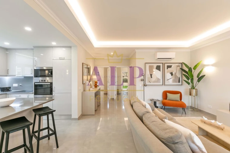 Moradia T2 para Venda em Lagos (São Sebastião e Santa Maria) Foto 6