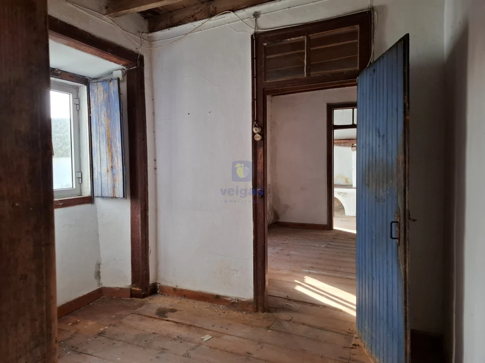 Moradia T4 para Venda em Cela Foto 12