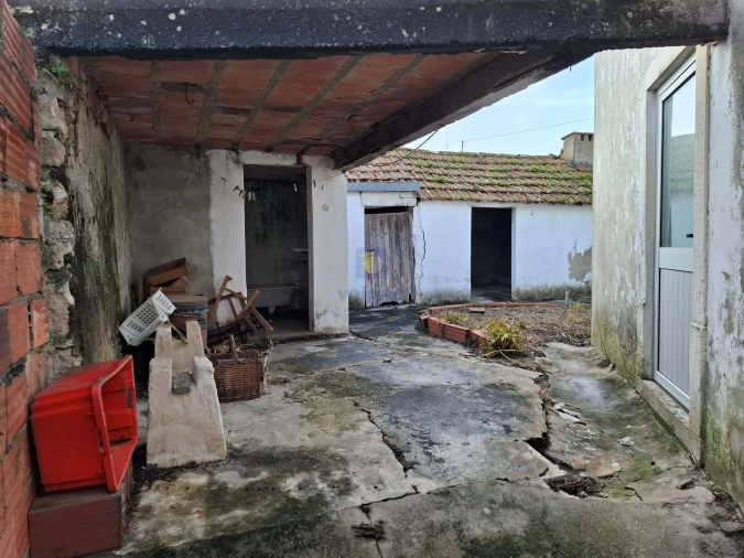 Moradia T4 para Venda em Cela Foto 36