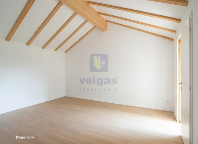 Moradia T4 para Venda em Cela Foto 31