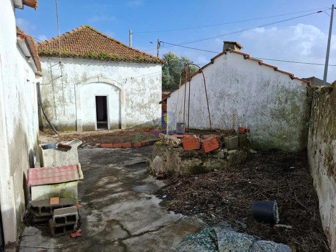 Moradia T4 para Venda em Cela Foto 24
