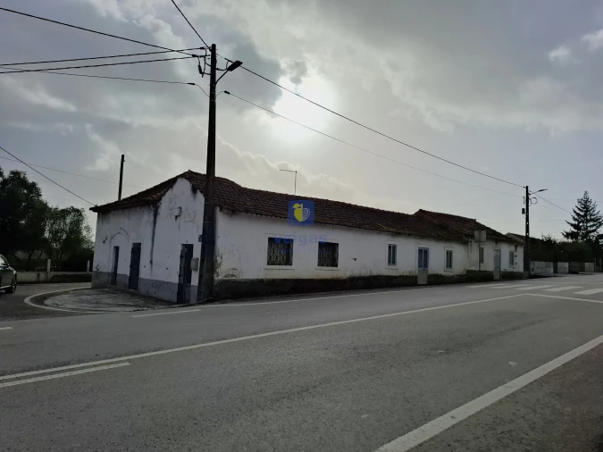 Moradia T4 para Venda em Cela Foto 40