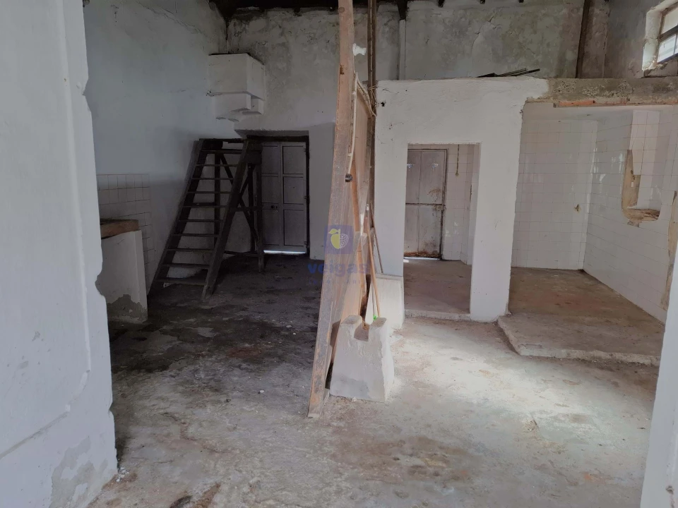 Moradia T4 para Venda em Cela Foto 5