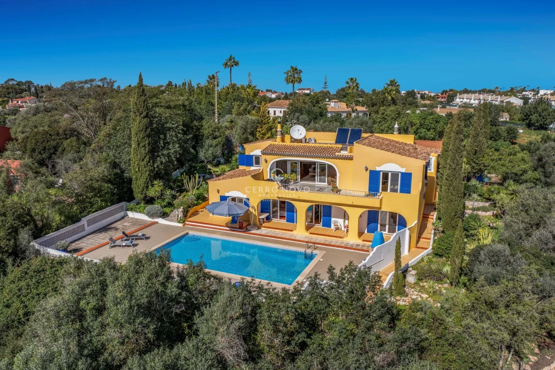 Moradia T6 para Venda em Guia Foto 26