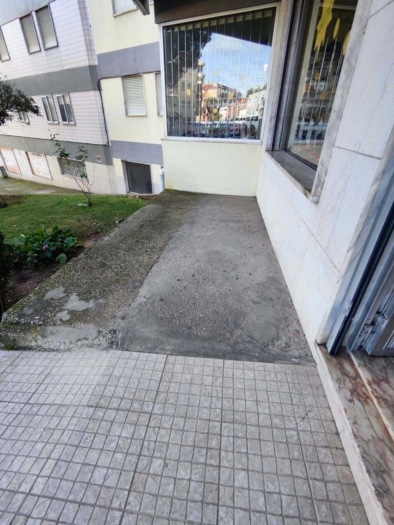 Negócio para Venda em Póvoa de Santo Adrião e Olival Basto Foto 4