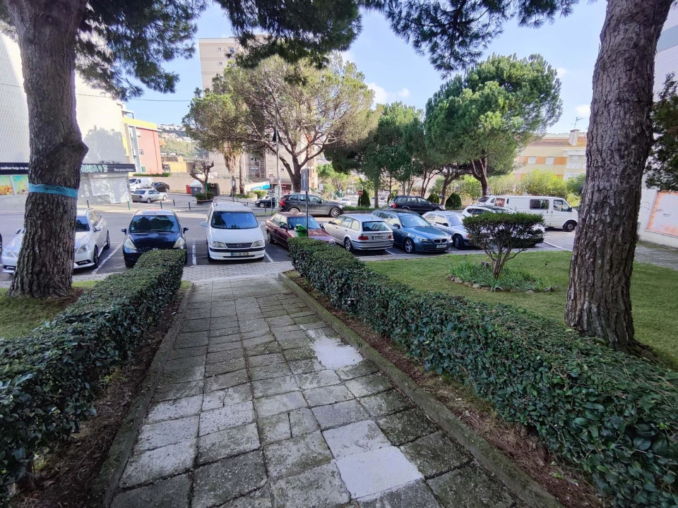 Negócio para Venda em Póvoa de Santo Adrião e Olival Basto Foto 2