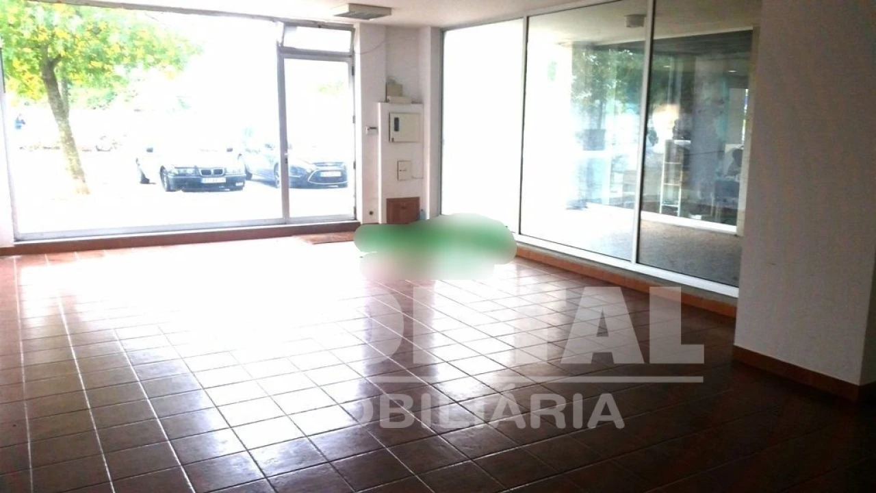 Loja para Venda em Pedrouços Foto 1