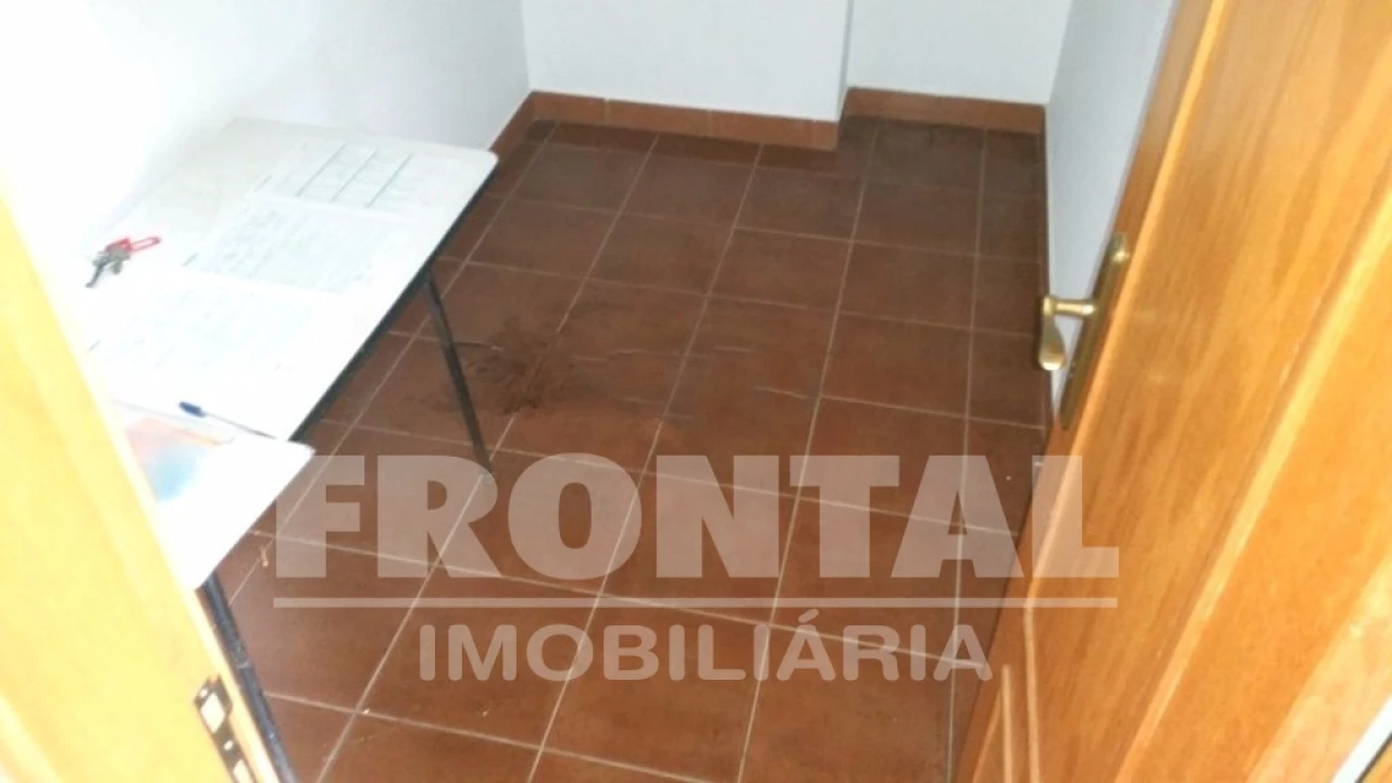 Loja para Venda em Pedrouços Foto 5