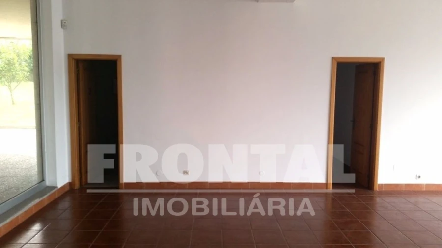 Loja para Venda em Pedrouços Foto 4