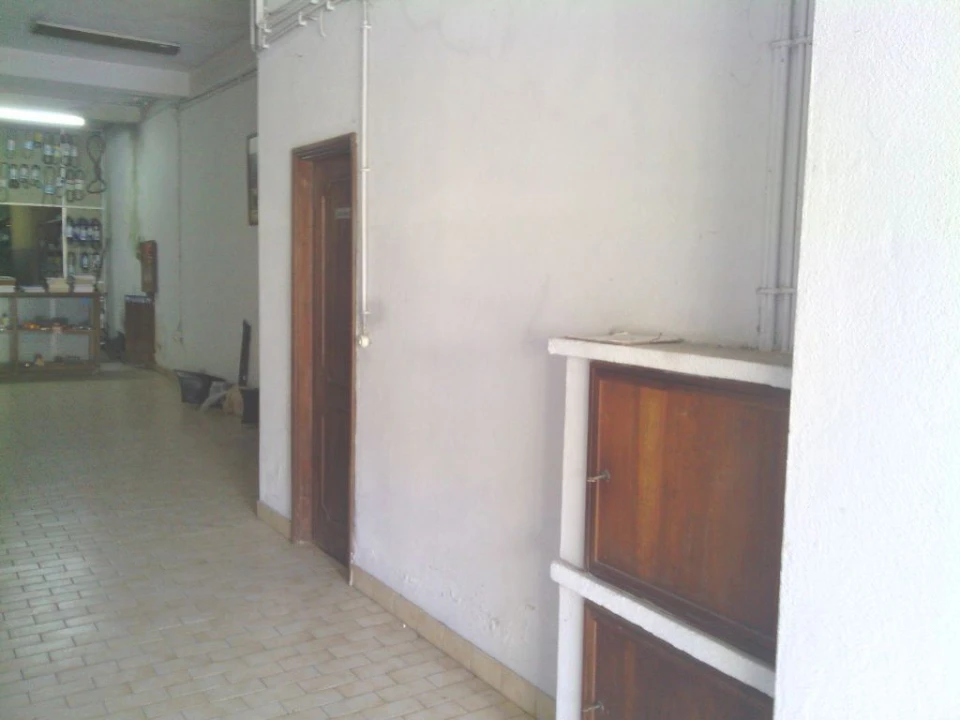 Loja para Venda em Cidade da Maia Foto 8