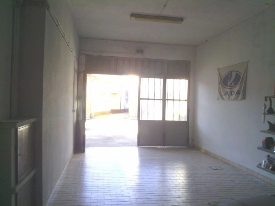 Loja para Venda em Cidade da Maia Foto 1