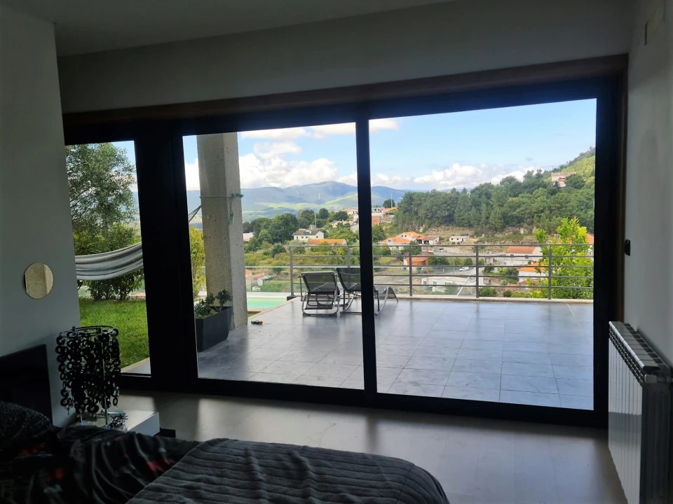 Moradia T5 para Venda em Loivo Foto 26