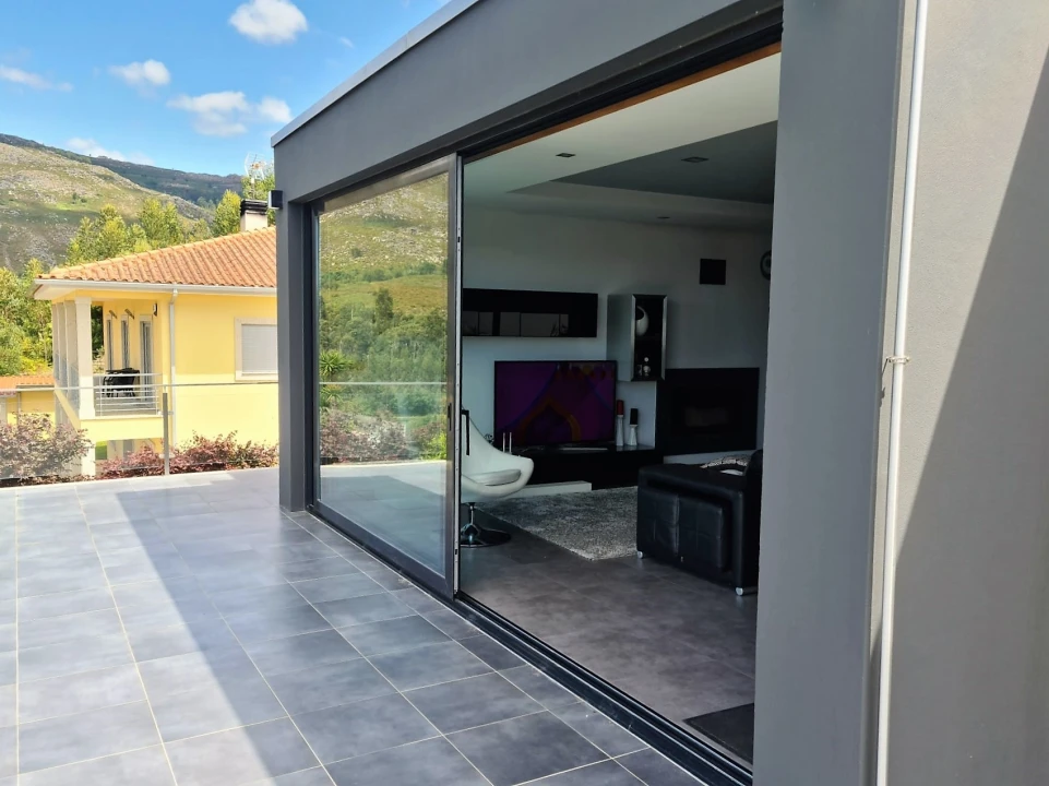 Moradia T5 para Venda em Loivo Foto 17