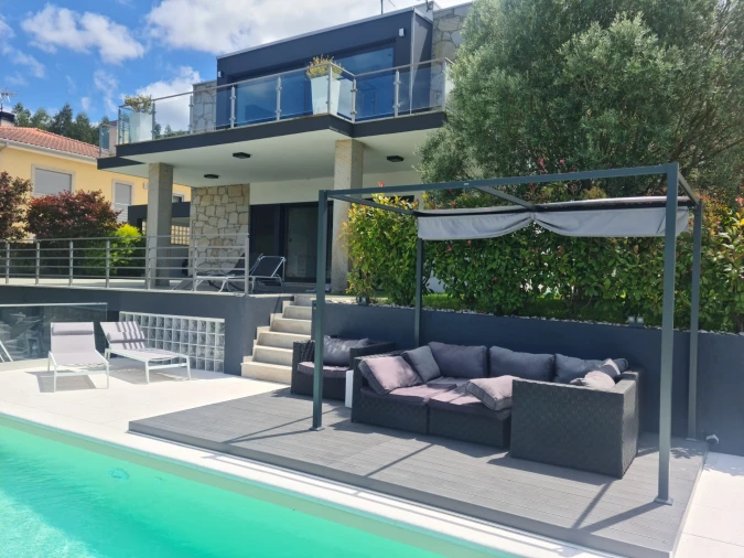 Moradia T5 para Venda em Loivo Foto 1