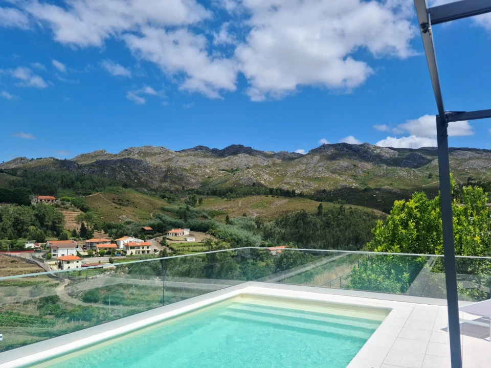 Moradia T5 para Venda em Loivo Foto 7