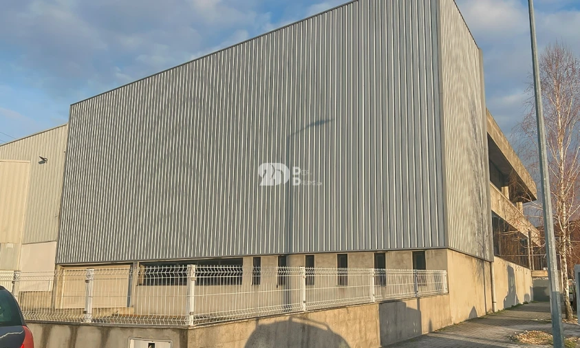 Armazém para Venda em Santo Tirso, Couto (Santa Cristina e São Miguel) e Burgães Foto 3