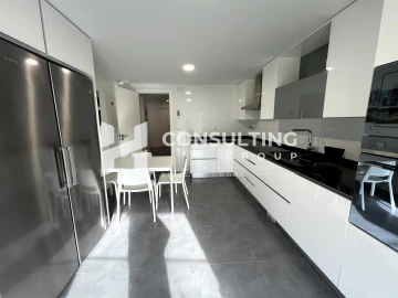 Apartamento T3 para Venda em Oeiras e São Julião da Barra, Paço de Arcos e Caxias